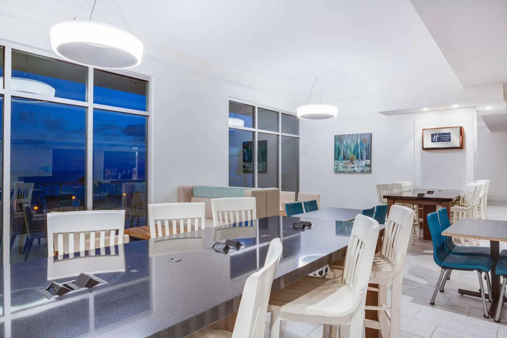 Holiday Inn Express & Suites Panama City Beach - Beachfront by IHG