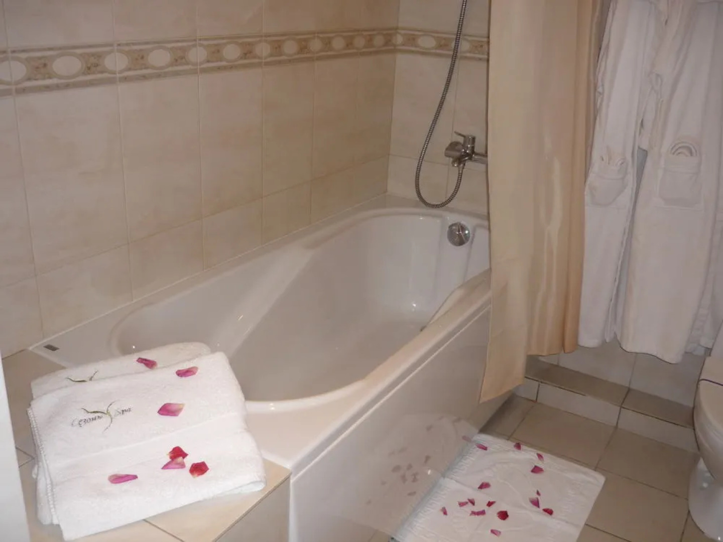 Seasons SPA Boutique Hotel