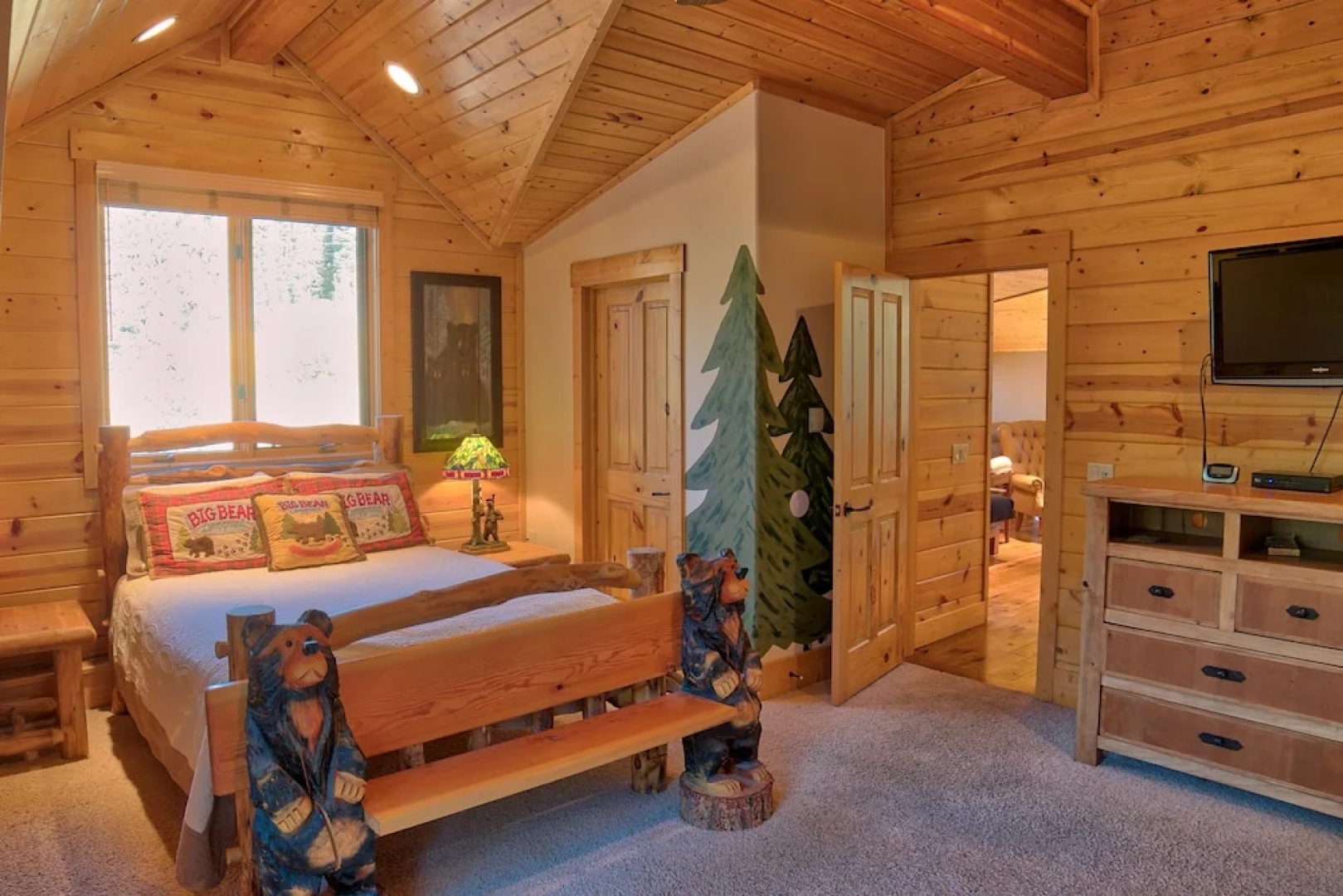 114 Mark Court Private Home with Hot Tub