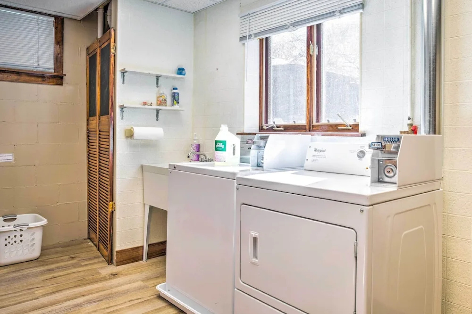 Beautiful Home w/ Hot Tub on Lake Wissota