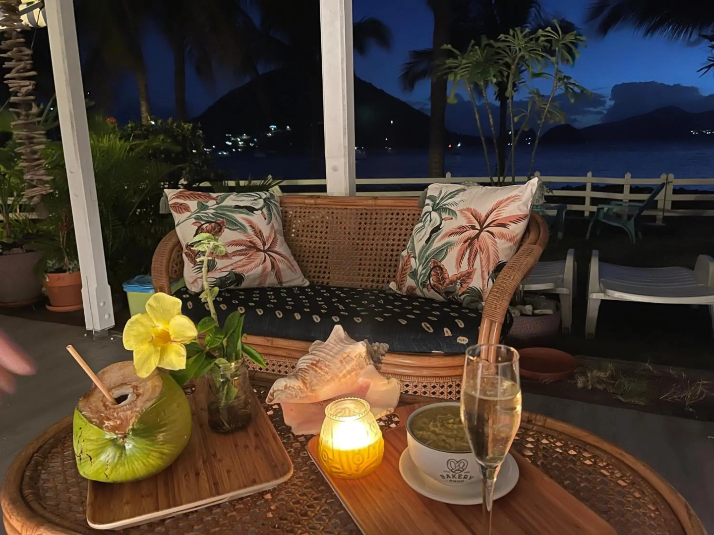 Blue Lagoon, cottage les pieds dans l eau