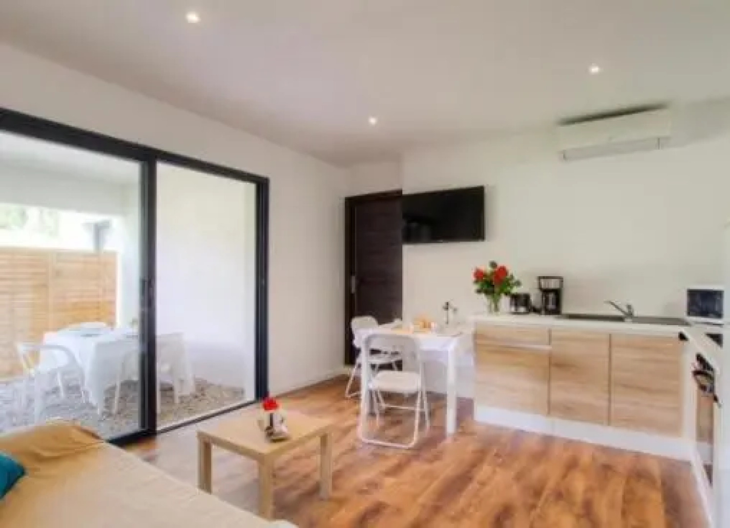 Appartement tranquille en bas de villa