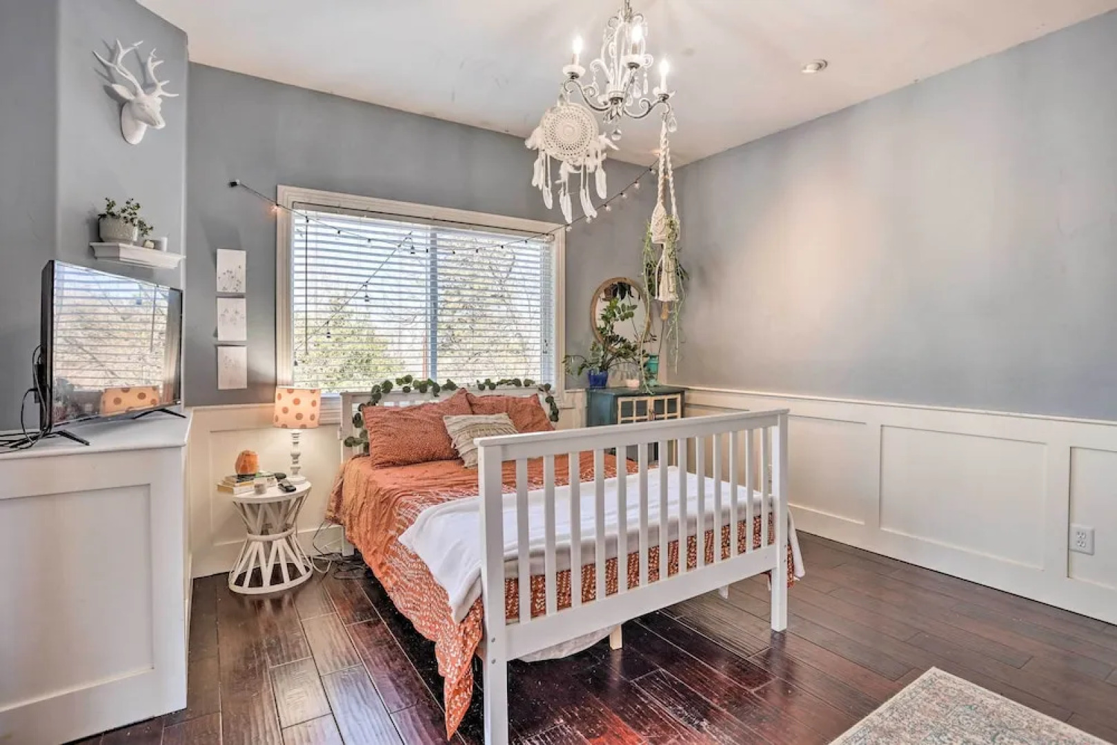 Lovely Lake Arrowhead Home w/ Private Hot Tub