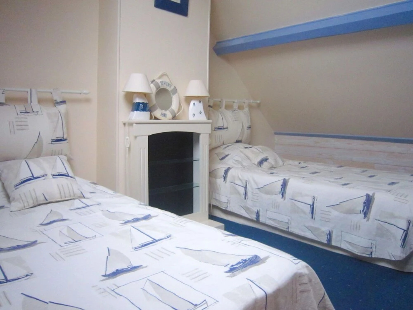 Stunning Holiday Home in Escalles near Sea