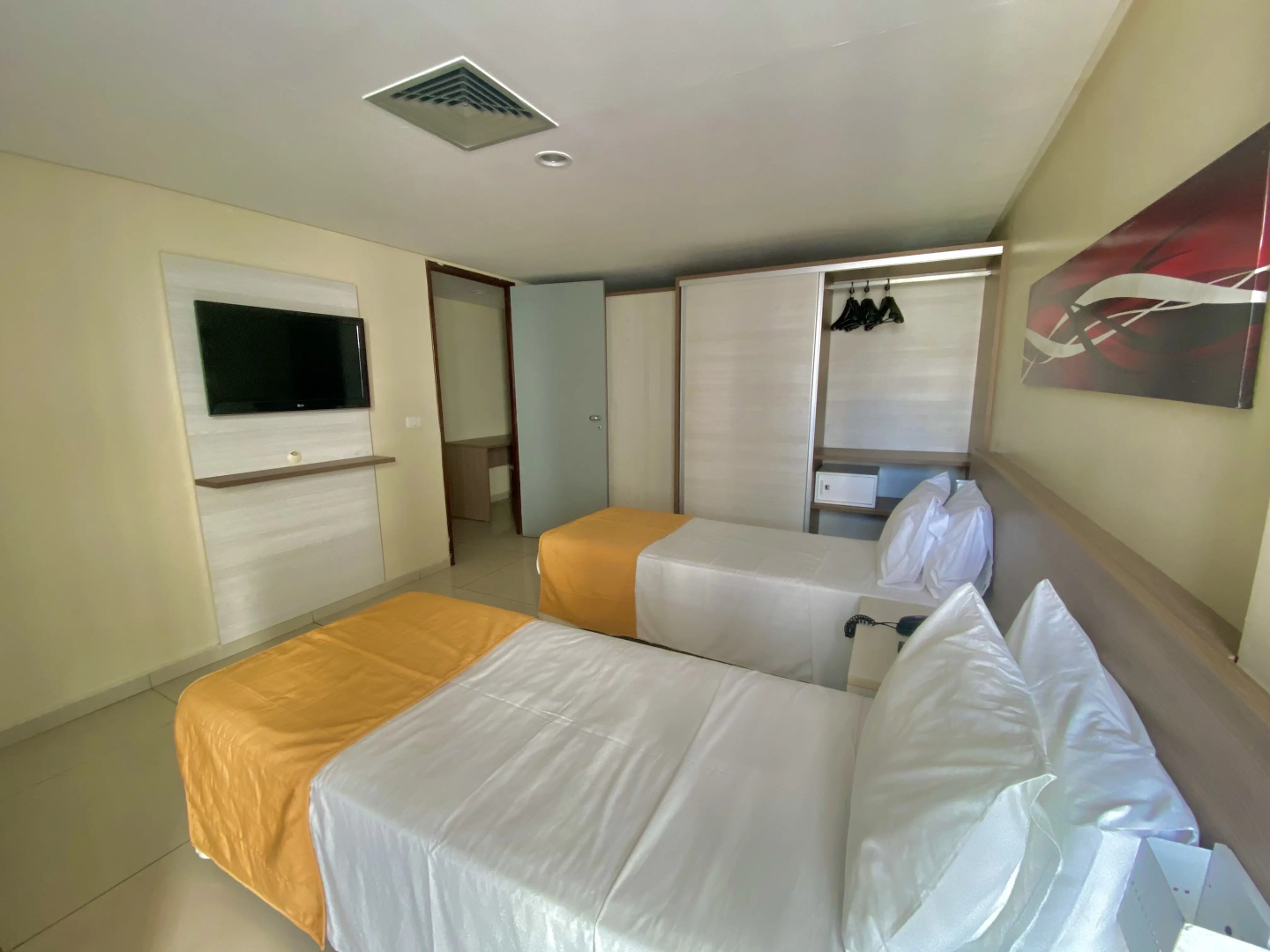 Nobile Suites Tambaú