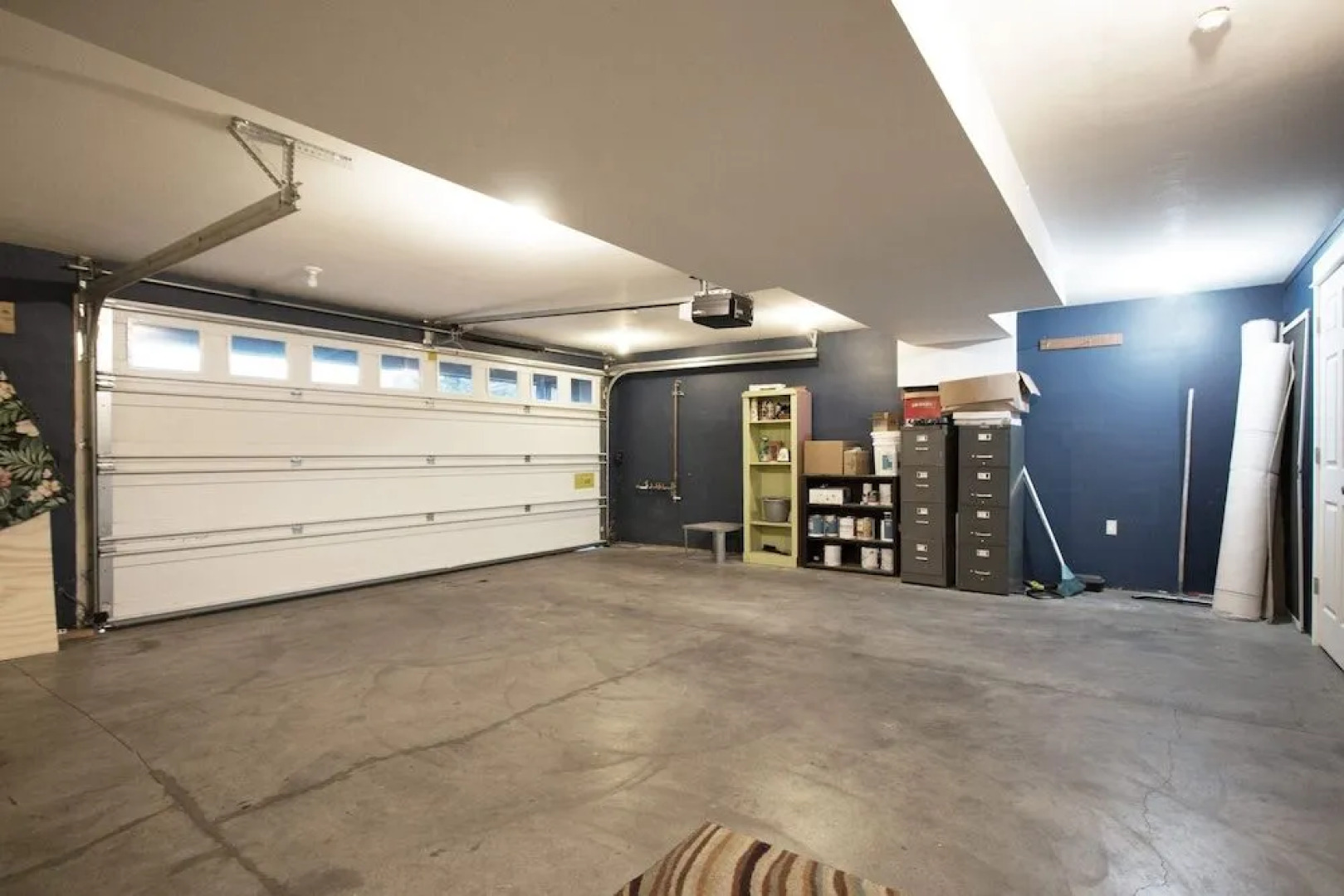 Hazel House 4 Bedroom Home by RedAwning