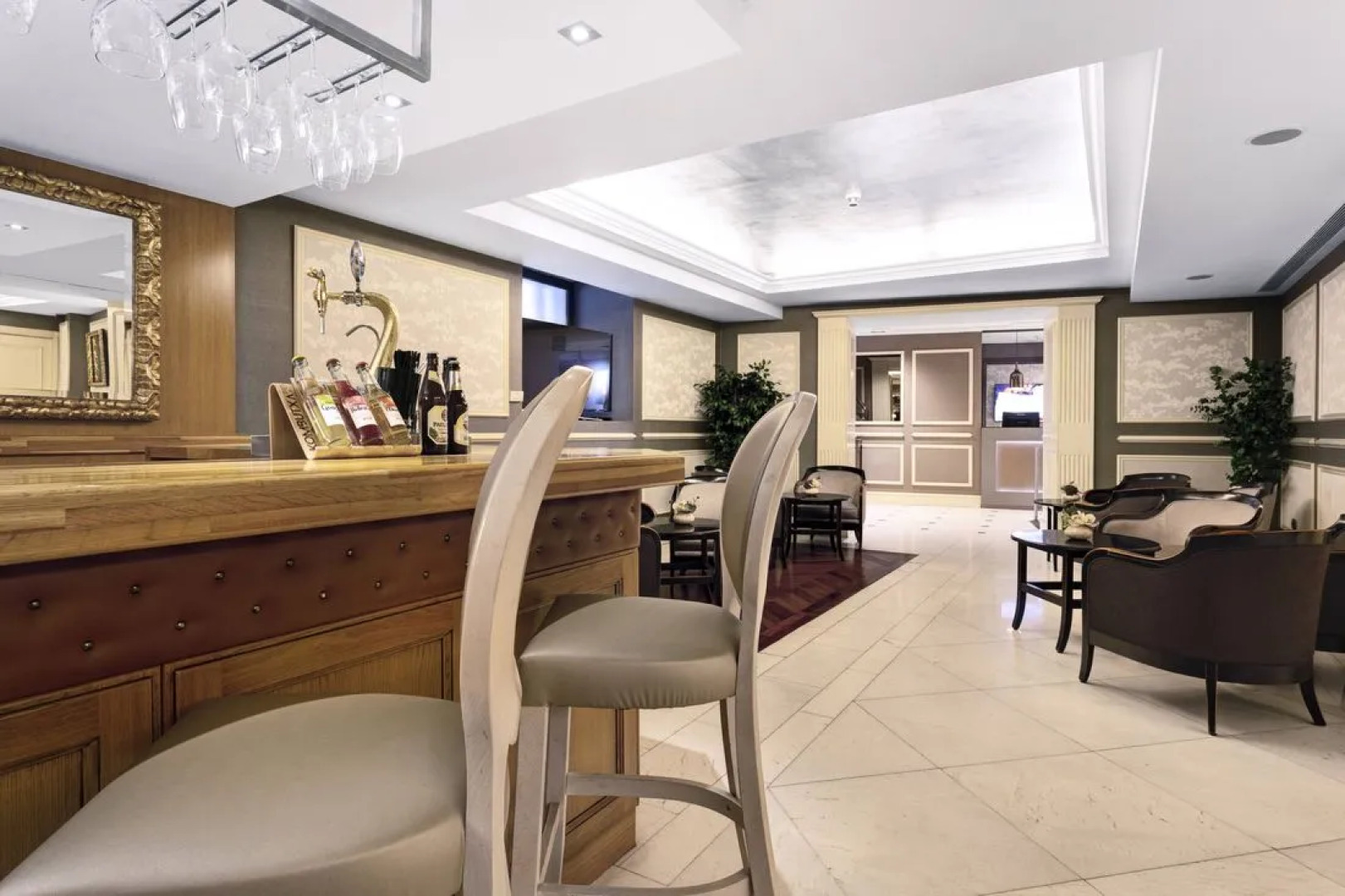 Catalonia Las Cortes Hotel