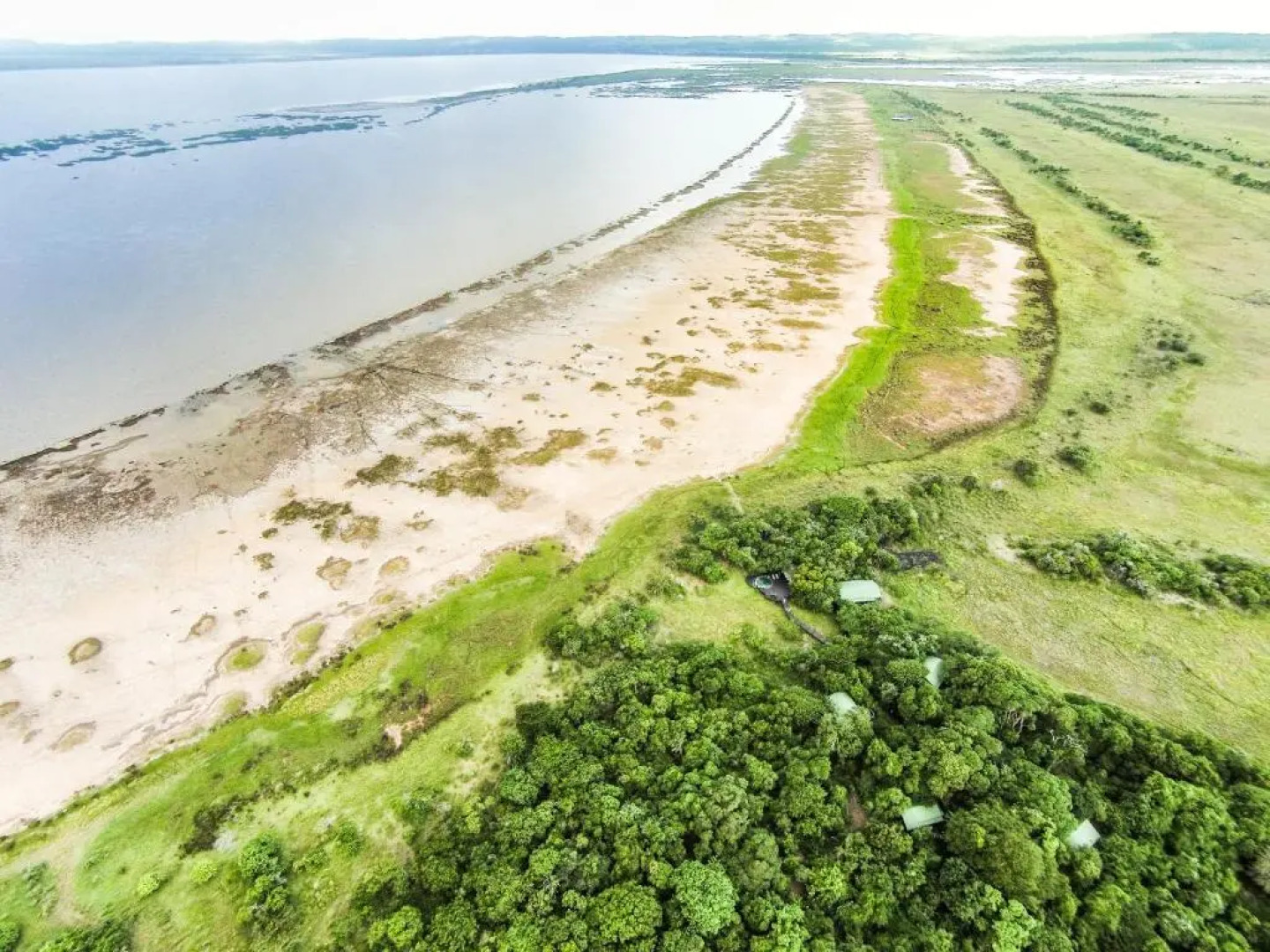 Makakatana Bay Lodge