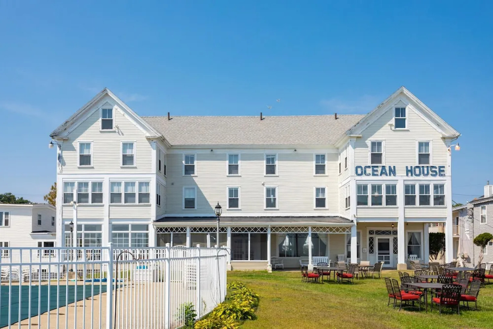Ocean House Hotel & Motel