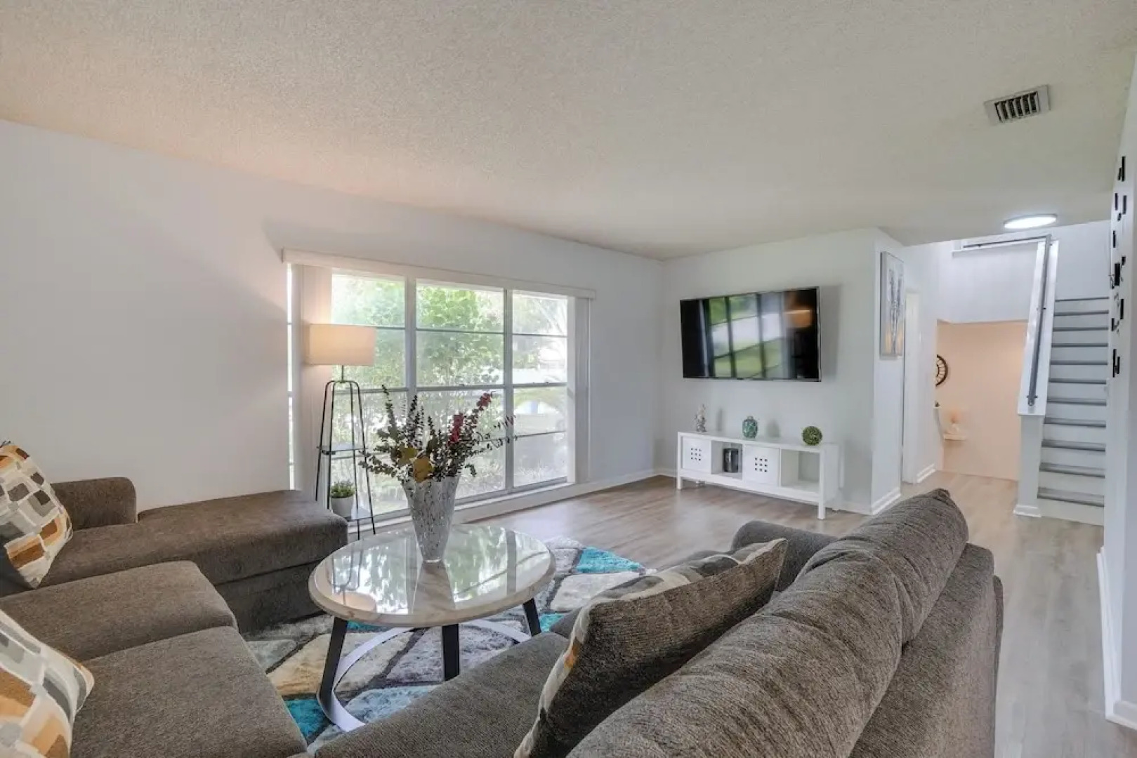 Spacious Tampa Vacation Rental ~ 7 Mi to Beach!