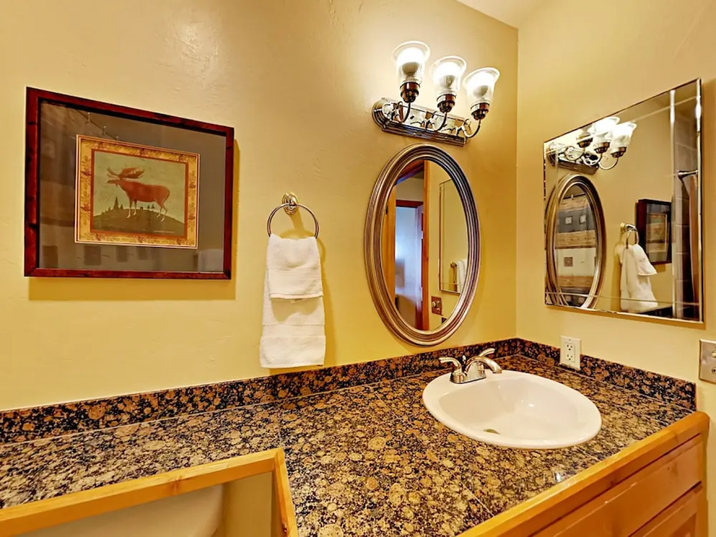 2BR w/ Hot Tub, Pool & Free Shuttle