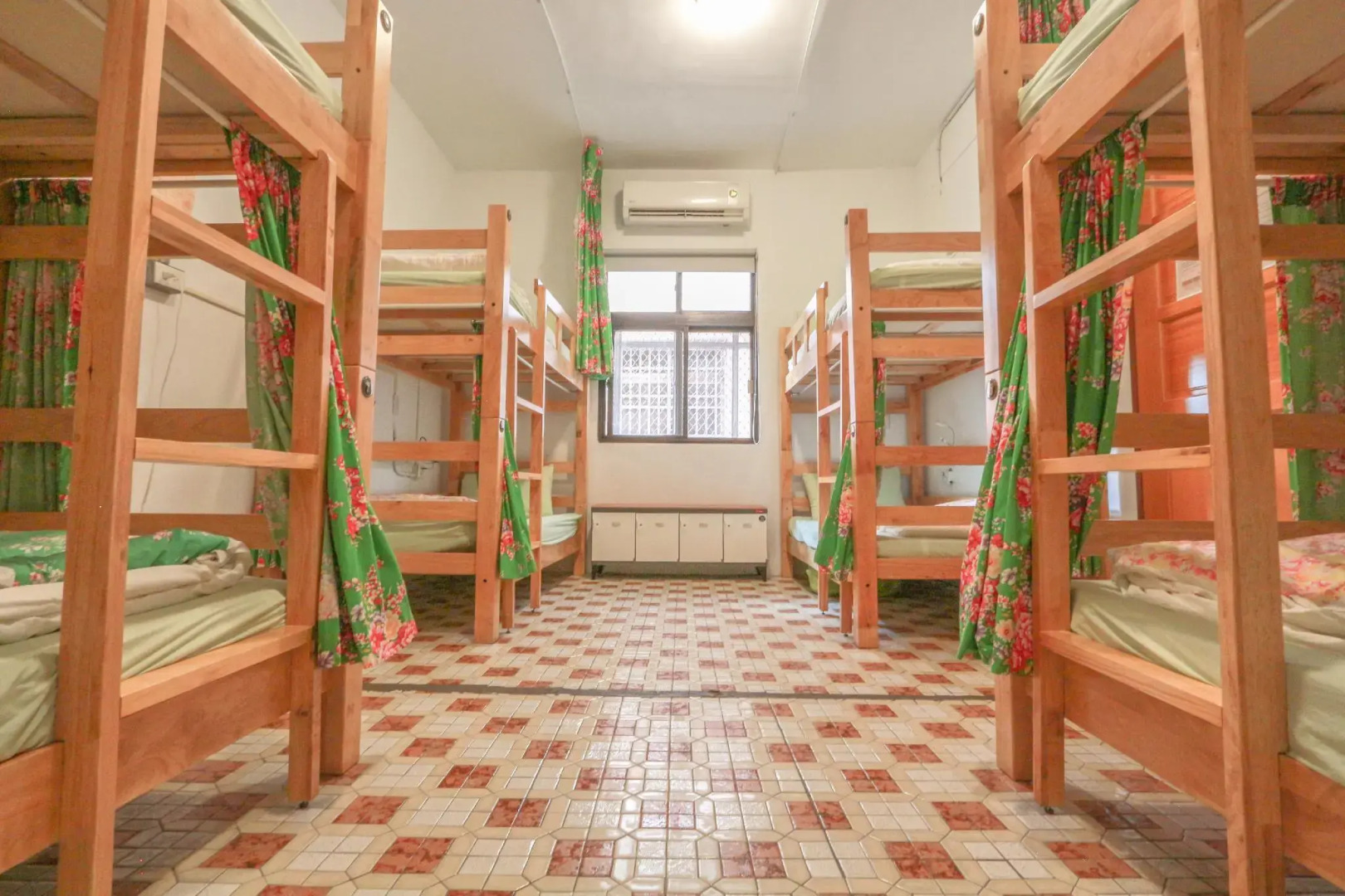 T-Life Hostel