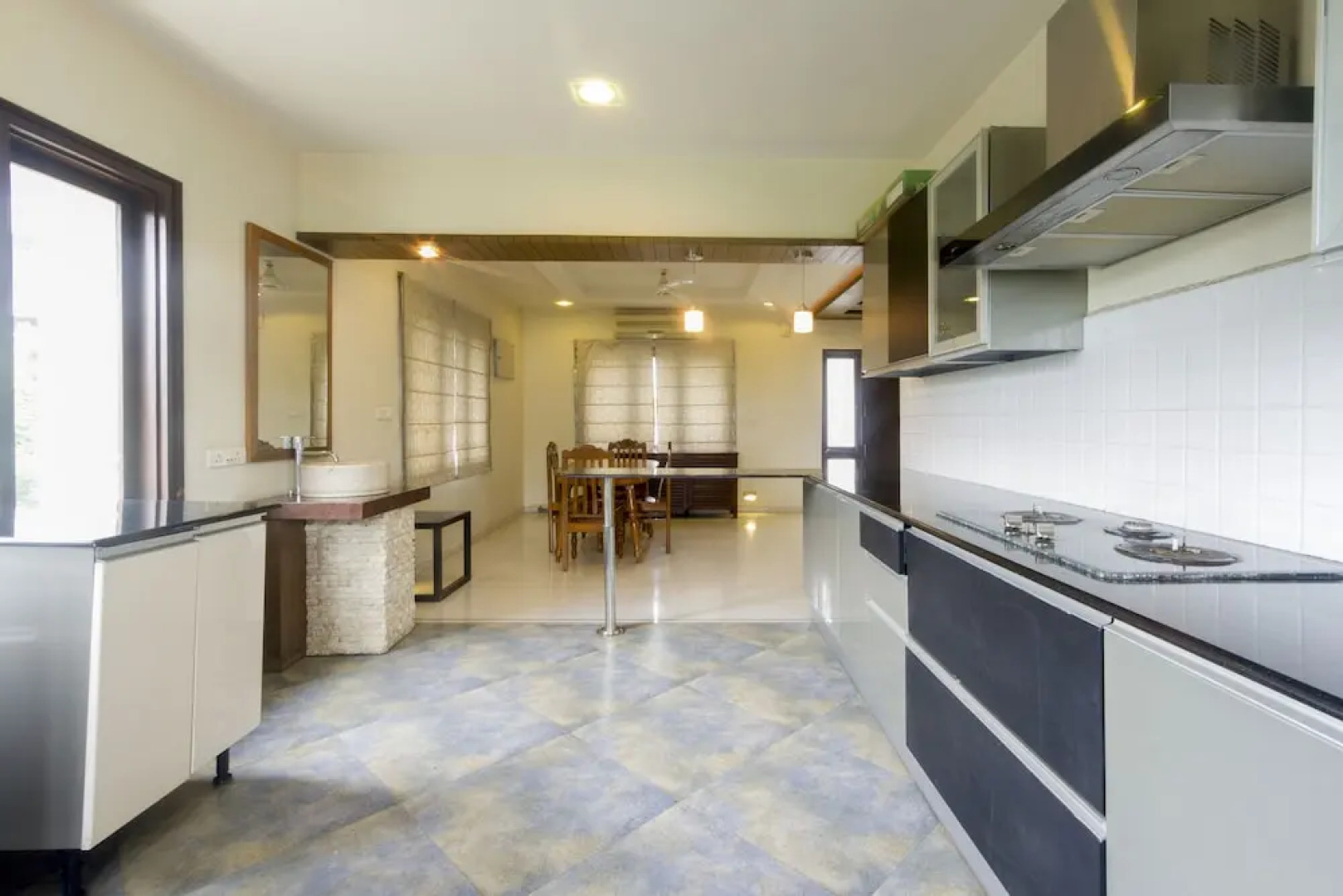 FabHotel Vibrant Jubilee Hills