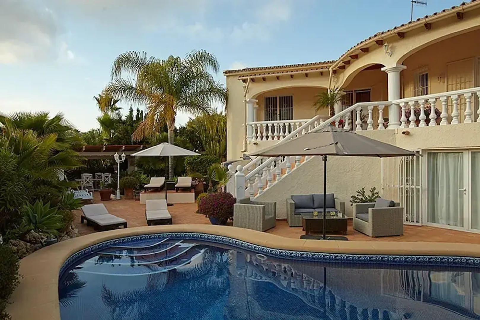 Luxury 5 Bed Mountain Views Heated Pool Games Room