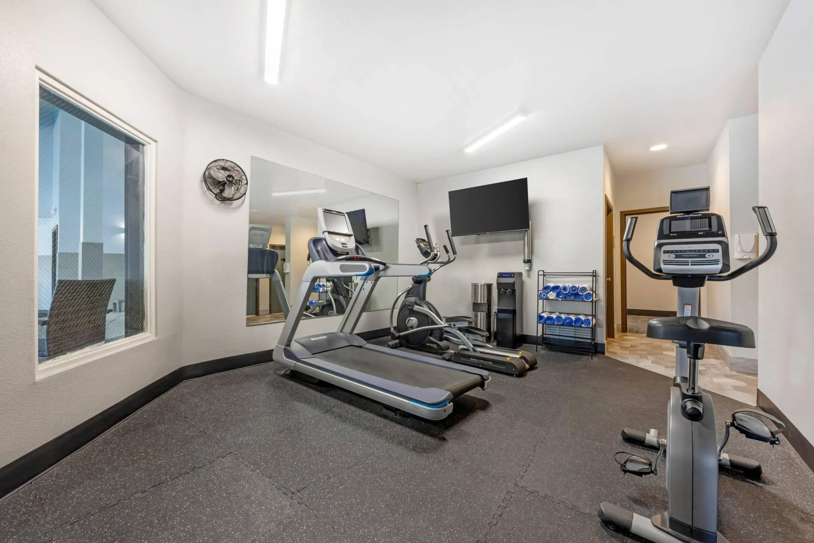 Edgewater Inn and Suites, an Ascend Collection Hotel