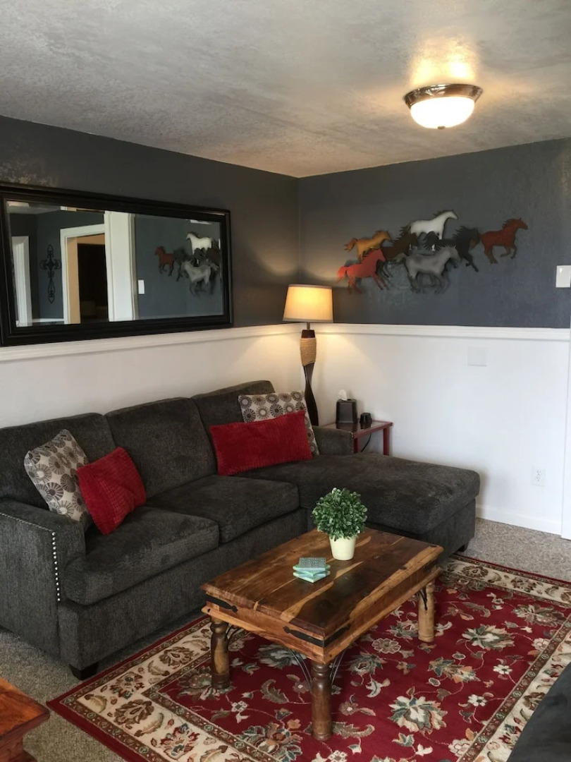 White House Inn on the Waterfront