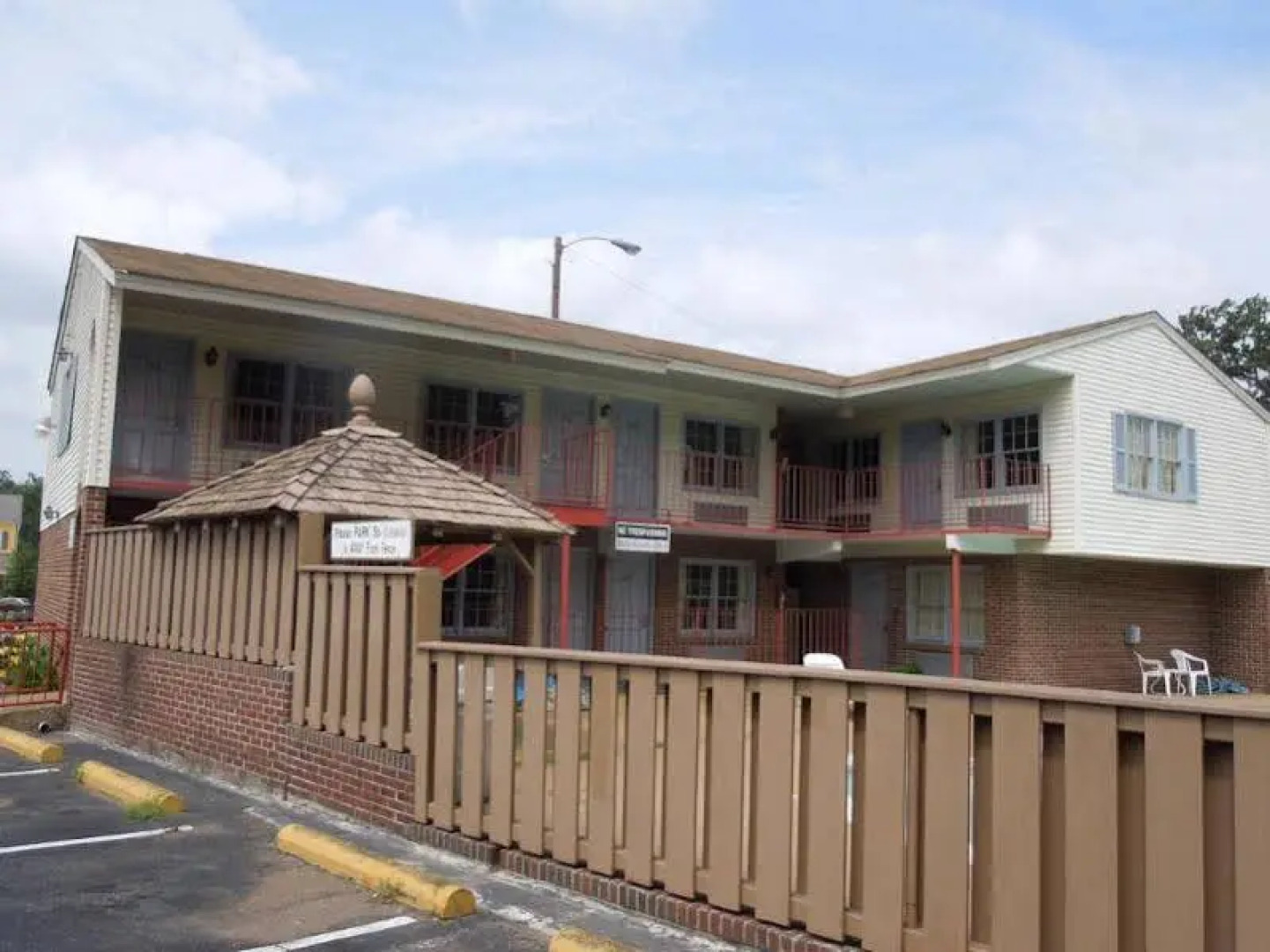 Travelodge Williamsburg Central