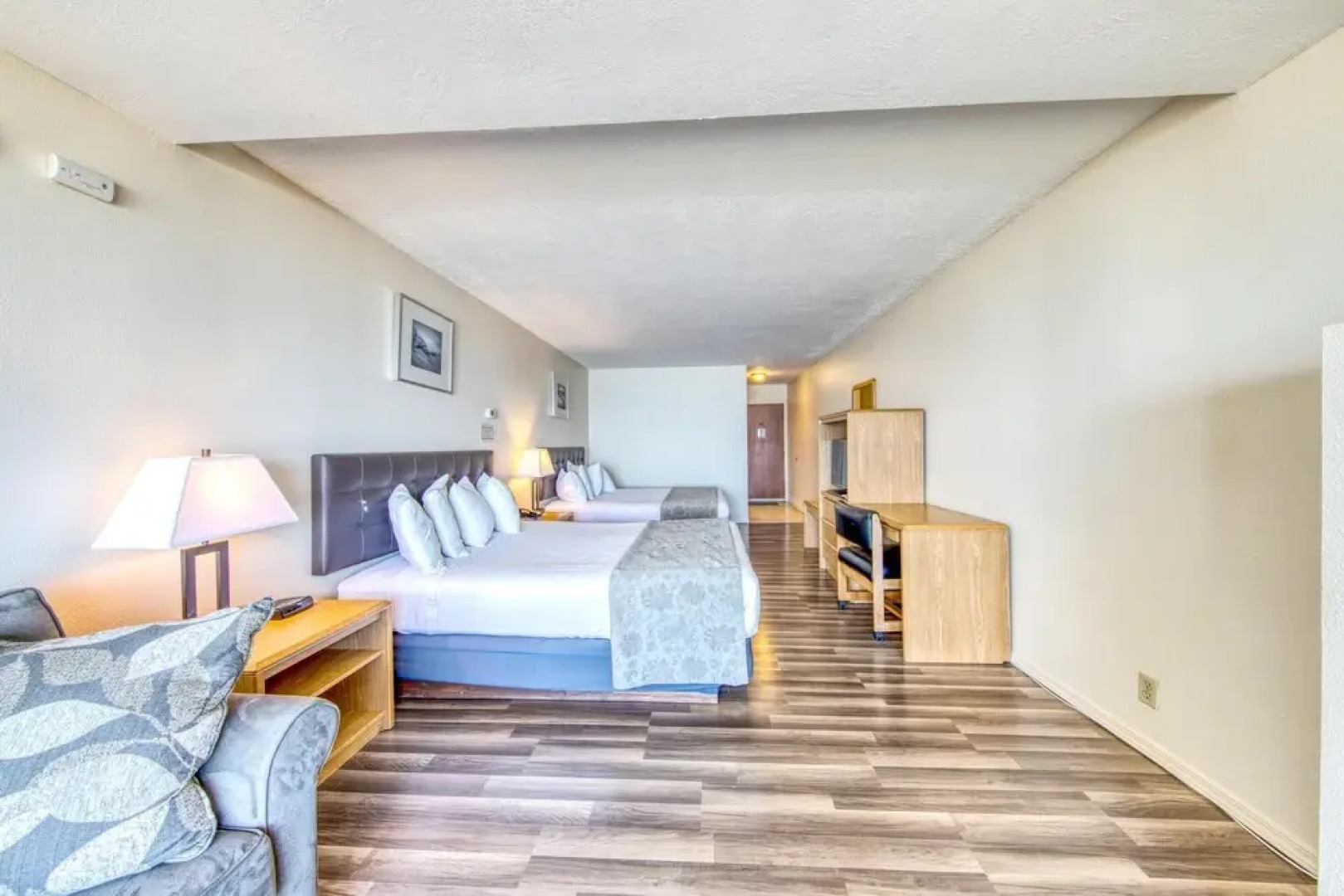 Seahorse Oceanfront Lodge