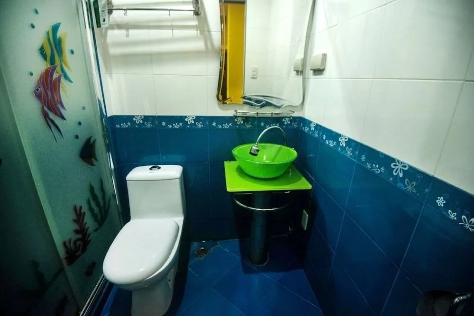 C & L Sea View Hotel