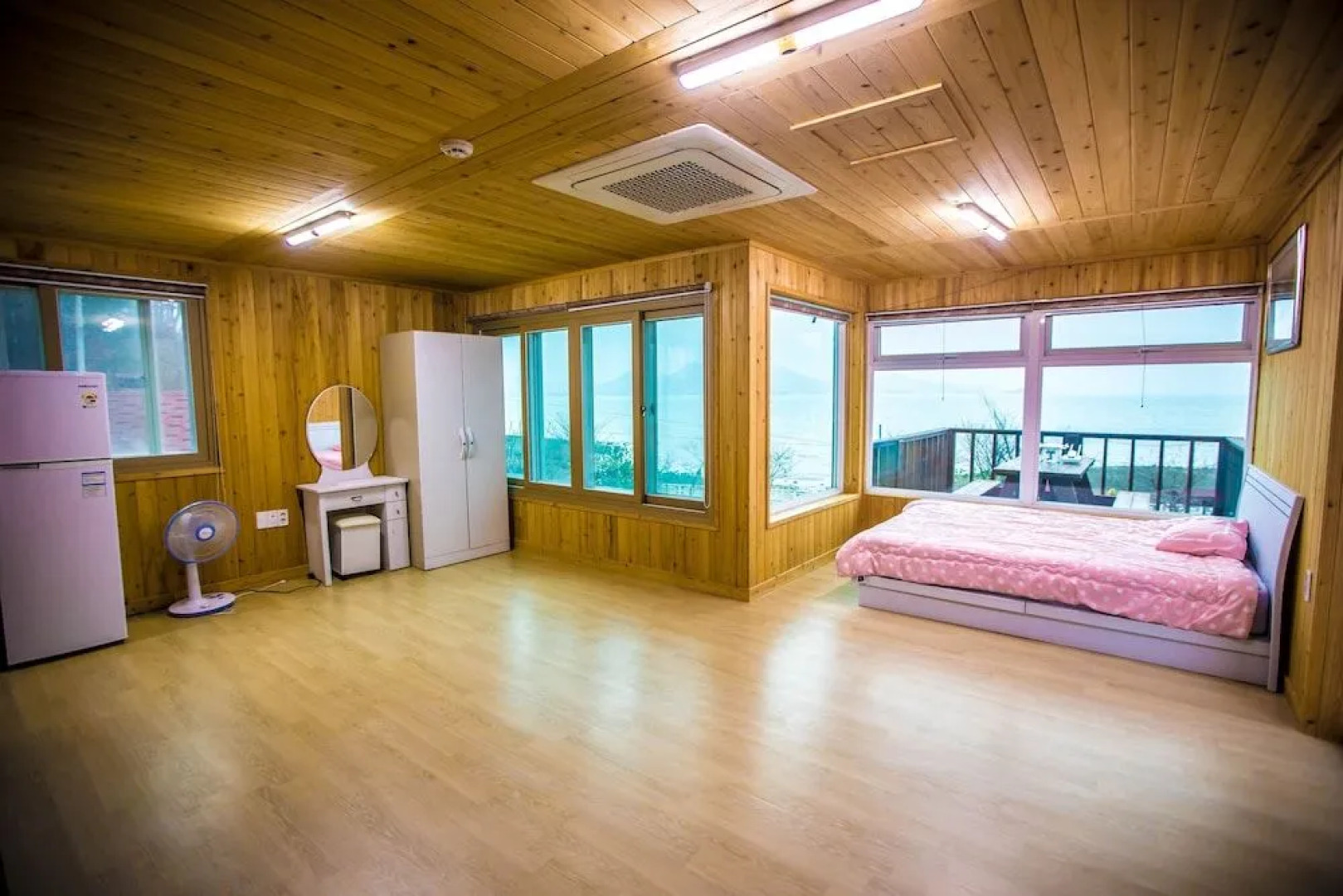 Sea and Sunset Pension