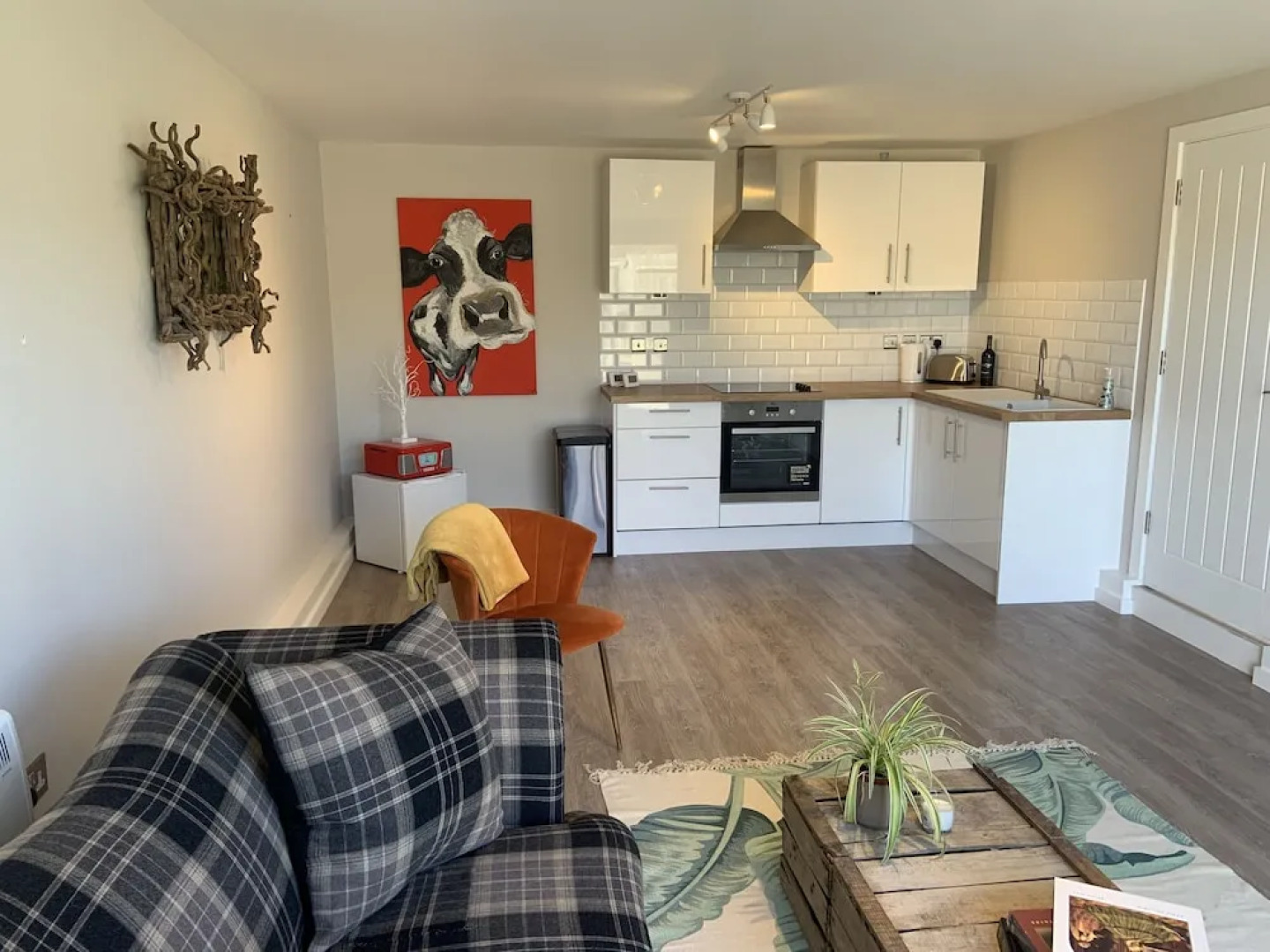 1-bed - Sleeps 2 - Pet Friendly w Parking