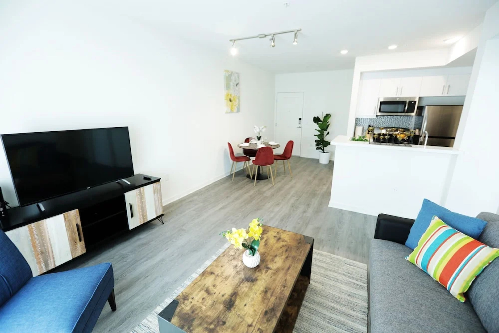 Hollywood Walk Residences