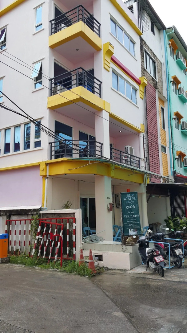 BGW Phuket - Hostel