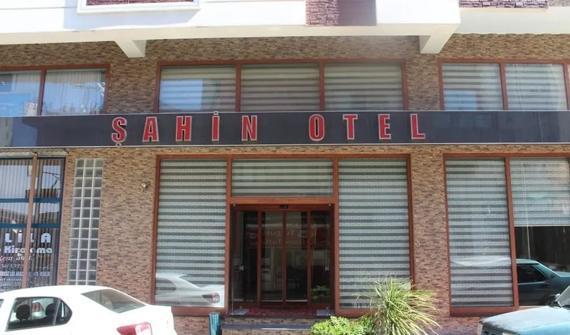 Sahi̇n Hotel