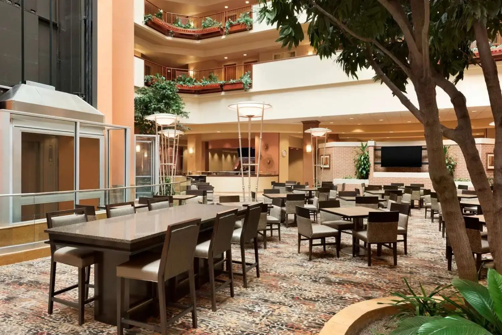Embassy Suites by Hilton Omaha La Vista Hotel & Conference Center