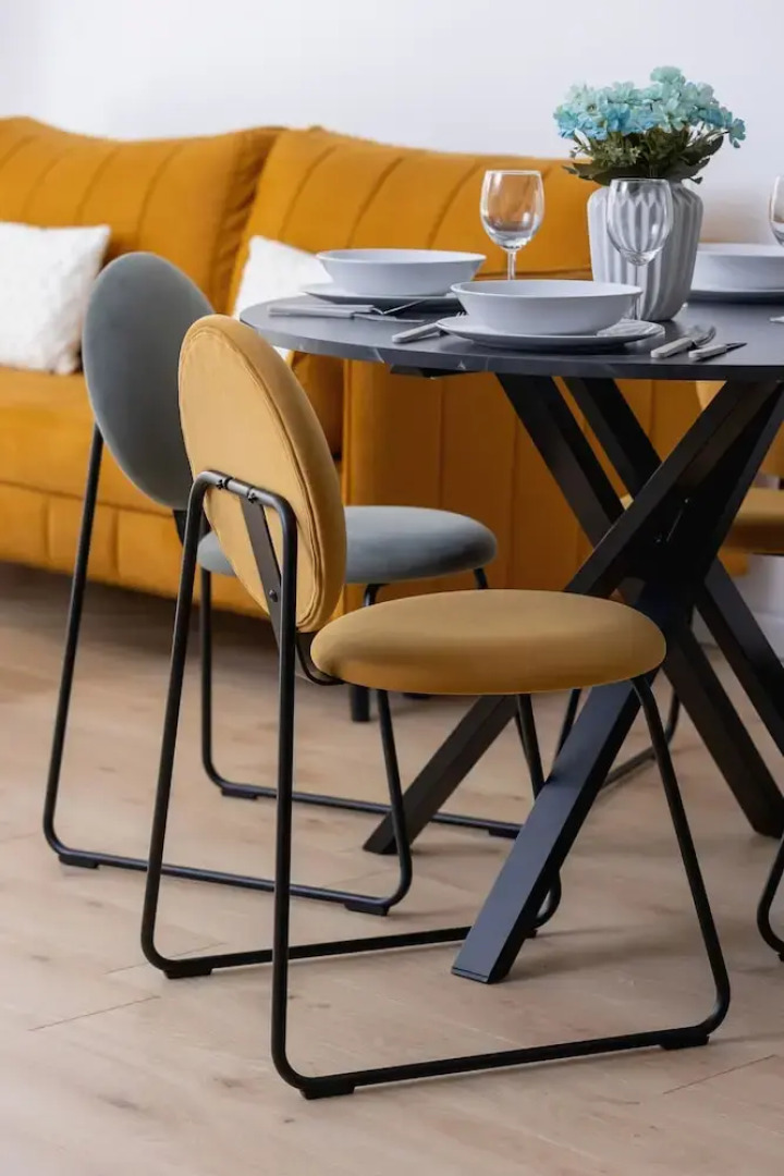 Stylish Apartment Bażantów by Renters