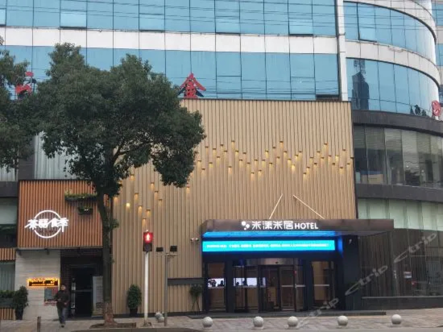 New Space Grand Hotel