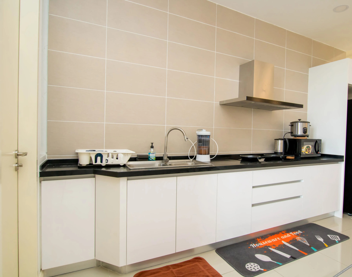 D Pristine Family Suites By Holi