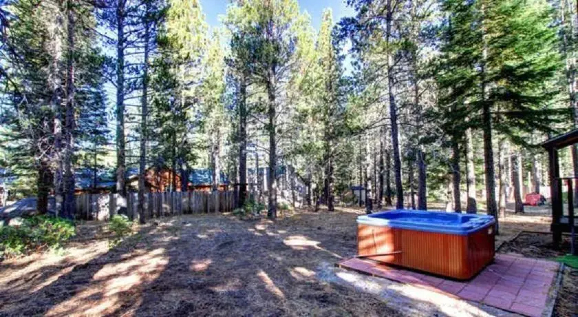 RedAwning Seneca Forest Chalet