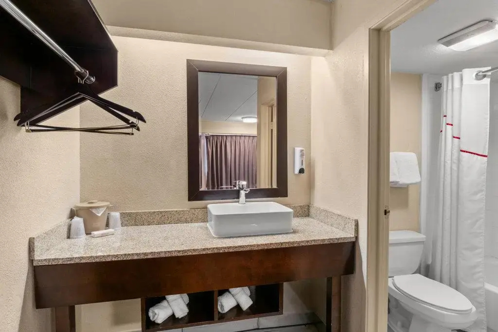 Red Roof Inn Lansing East – MSU