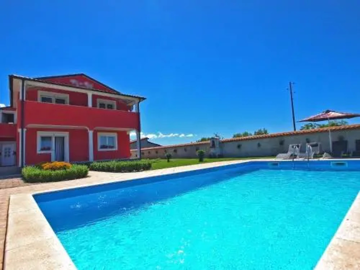 Apartment with pool 1138