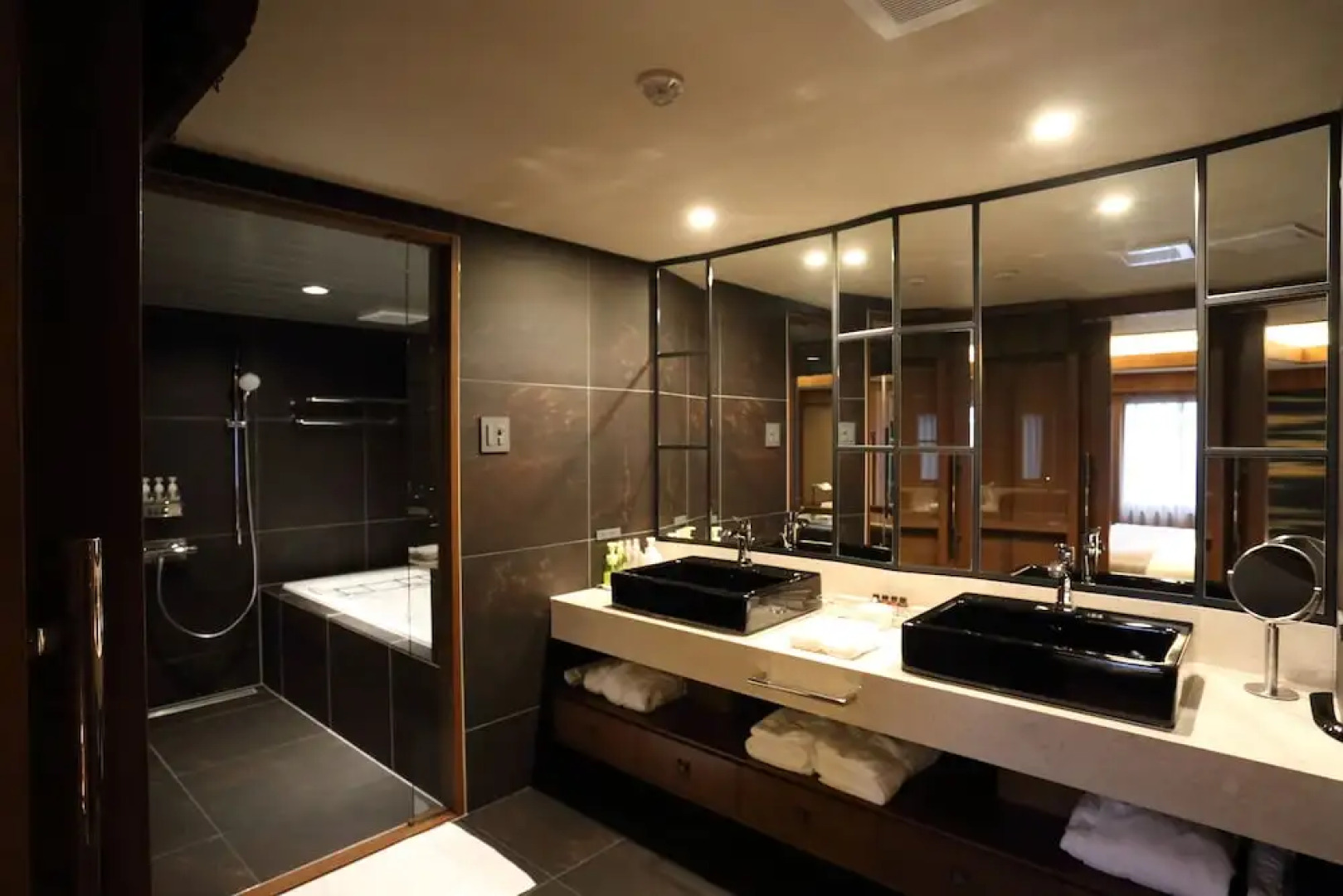 Urban Villa Konaya Hotel