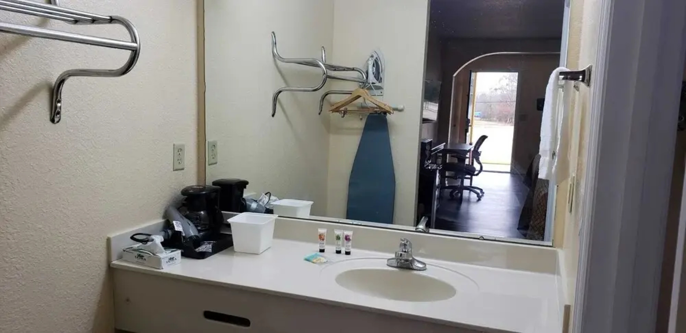 Budgetel Inn Suites Pine Mountain