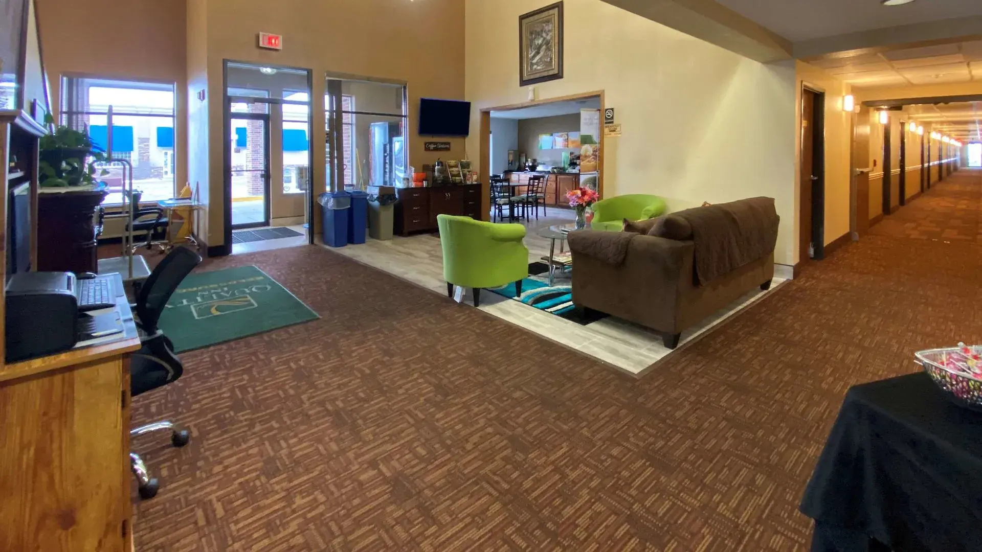 AmericInn by Wyndham Reedsburg