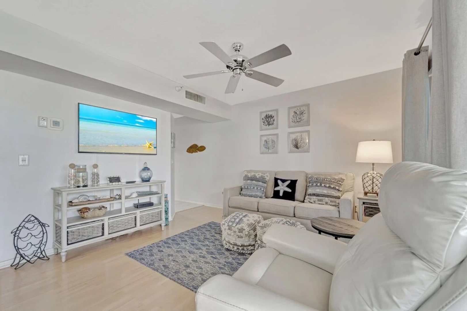 Beach One Bedroom Villa by Redawning