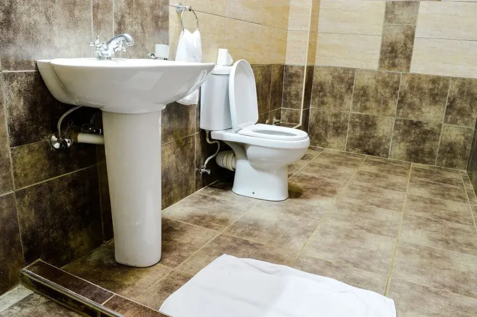 Jewel Stone Hotel