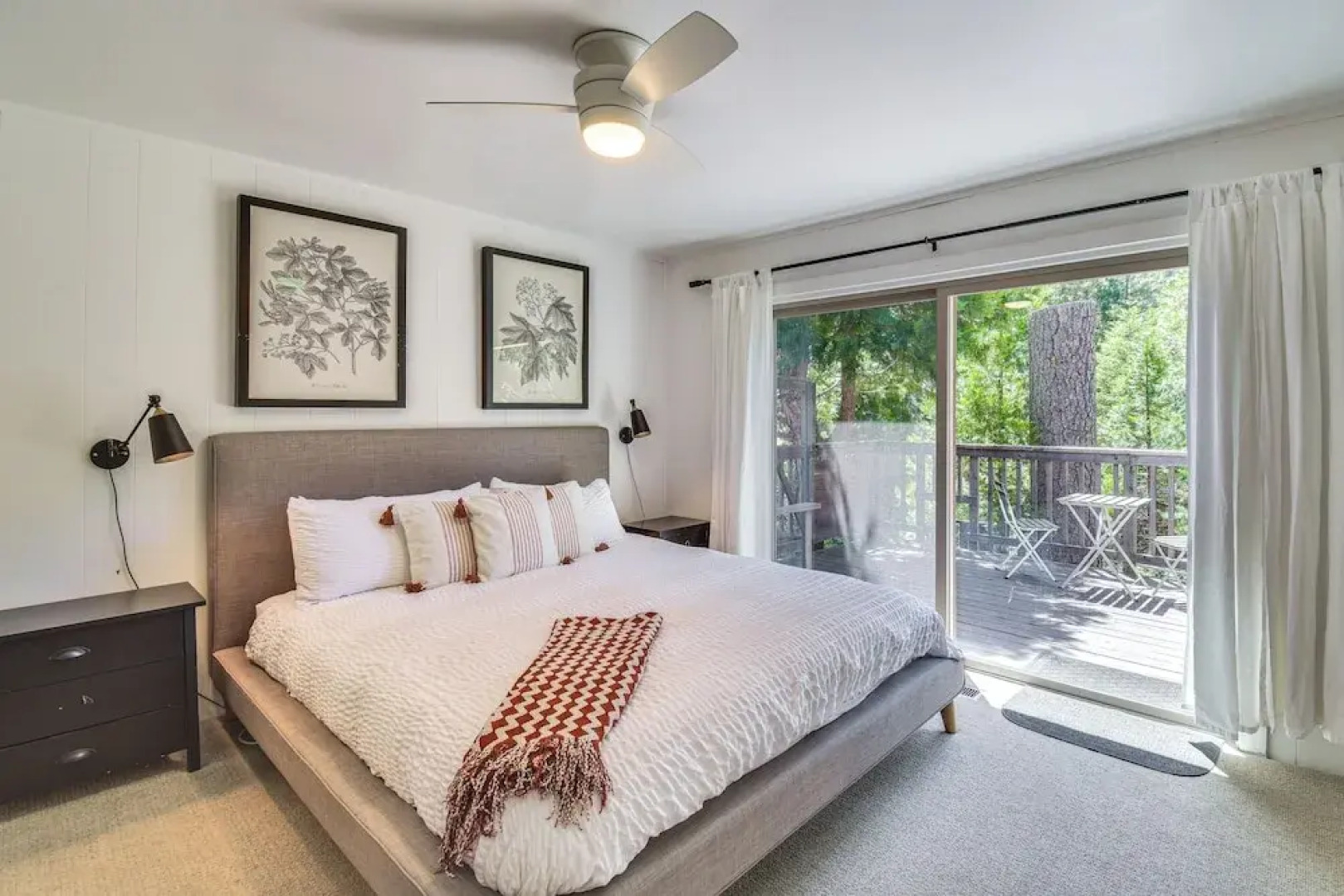 Cozy Retreat w/ Deck ~ 2 Mi to Pinecrest Lake!