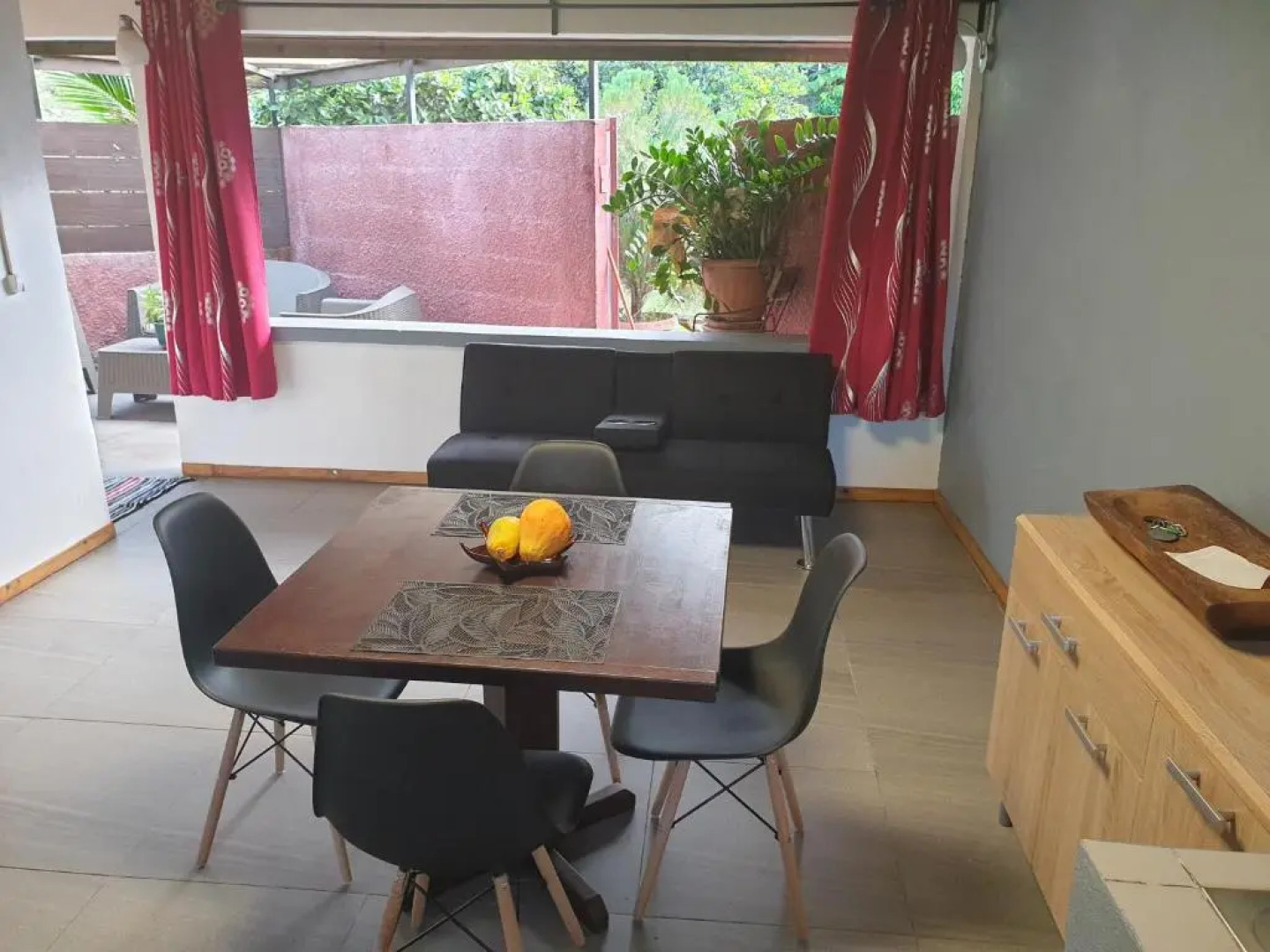 Ohana Location Ravissant appart spacieux parking gratuit à uturoa