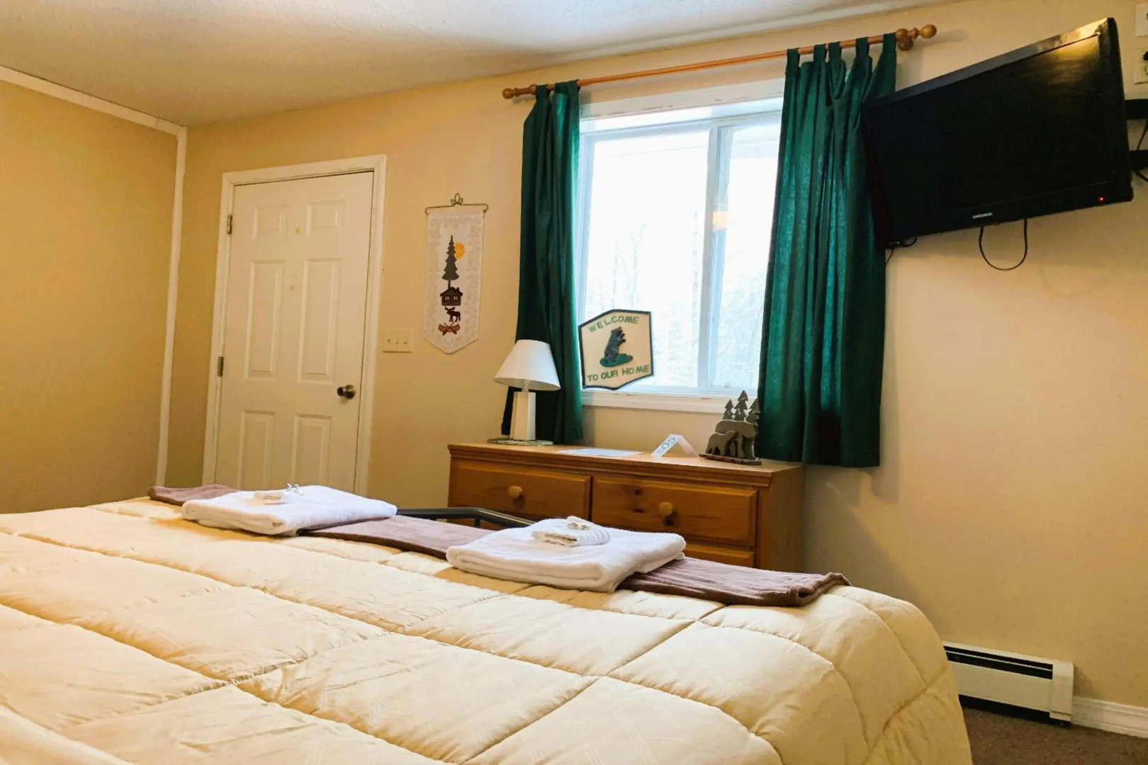 Love Hotels St John River by OYO at Fort Kent ME