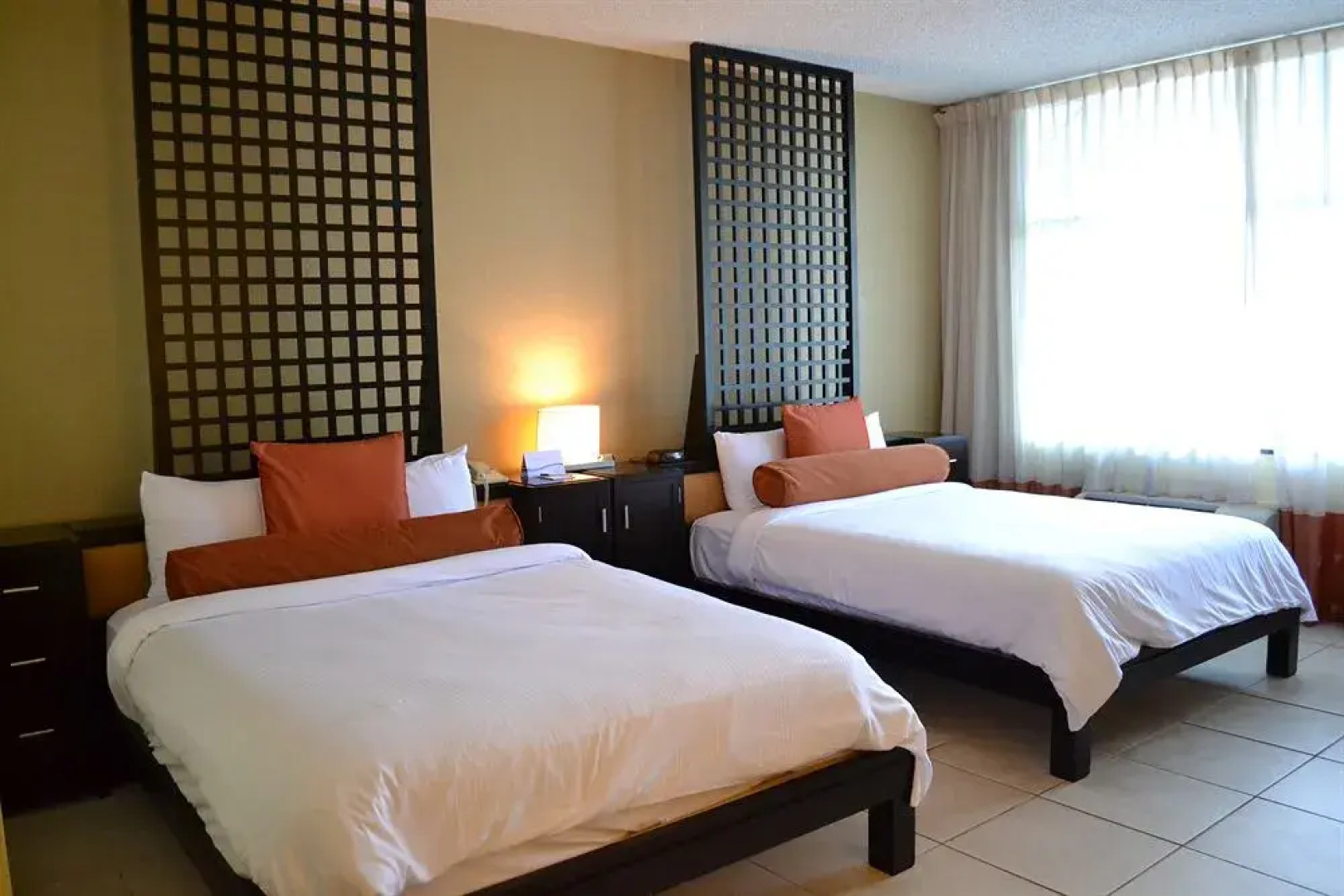 Harborside Suites at Little Harbor