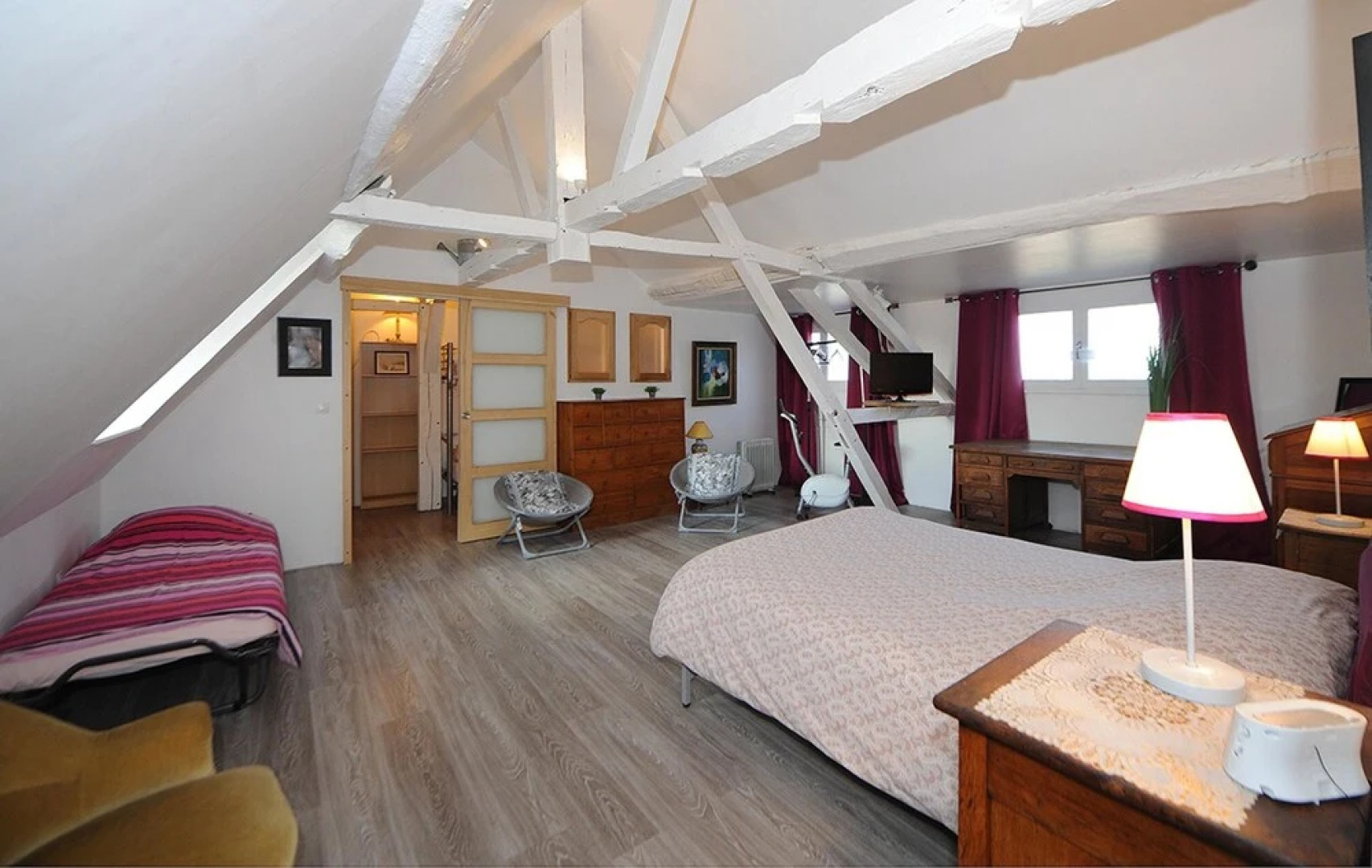 Apartment With 2 Bedrooms in Vernou-sur-brenne, With Pool Access, Encl