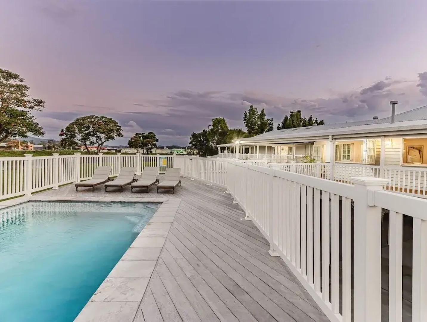 Hamptons White House