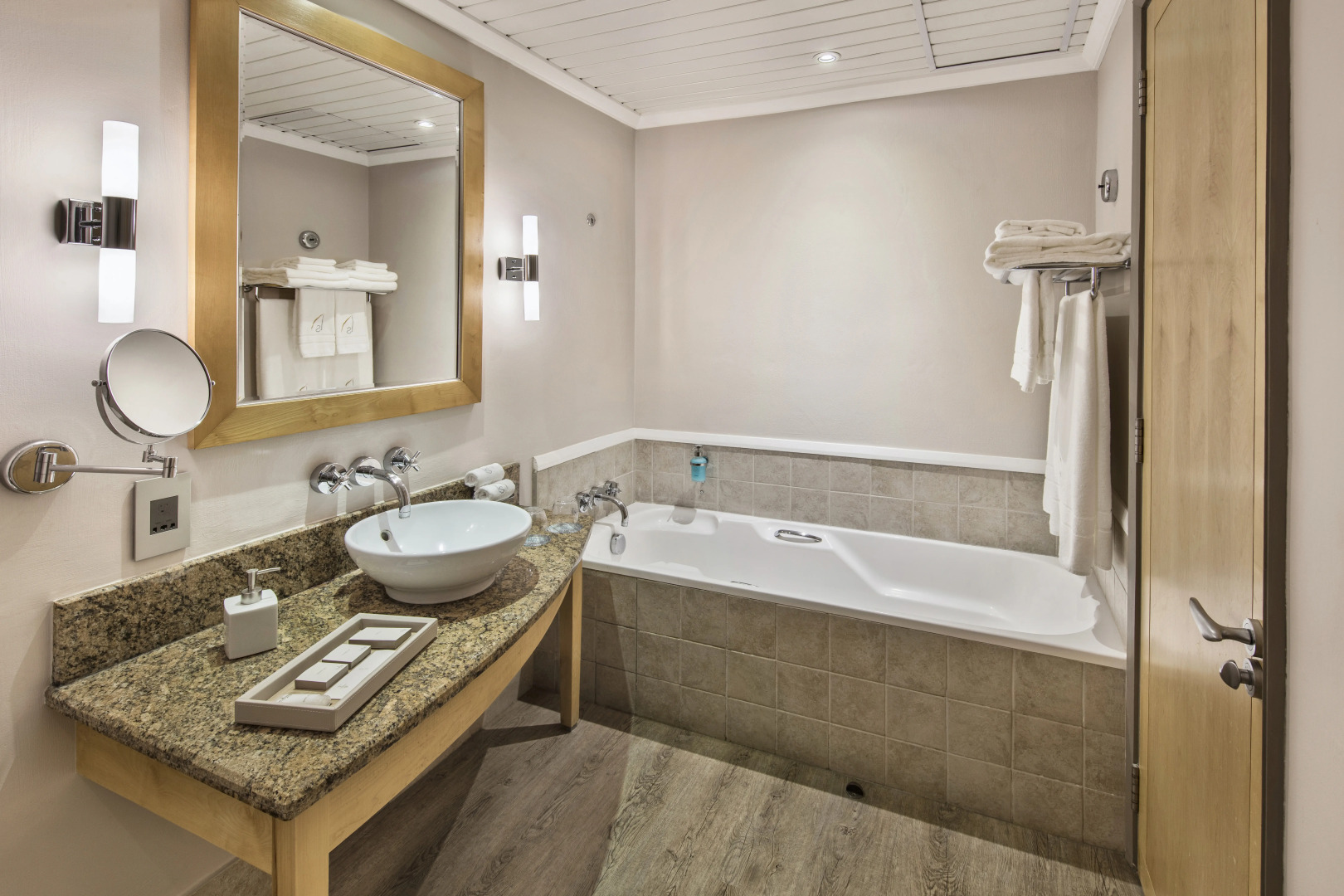 Le Suffren Hotel & Marina