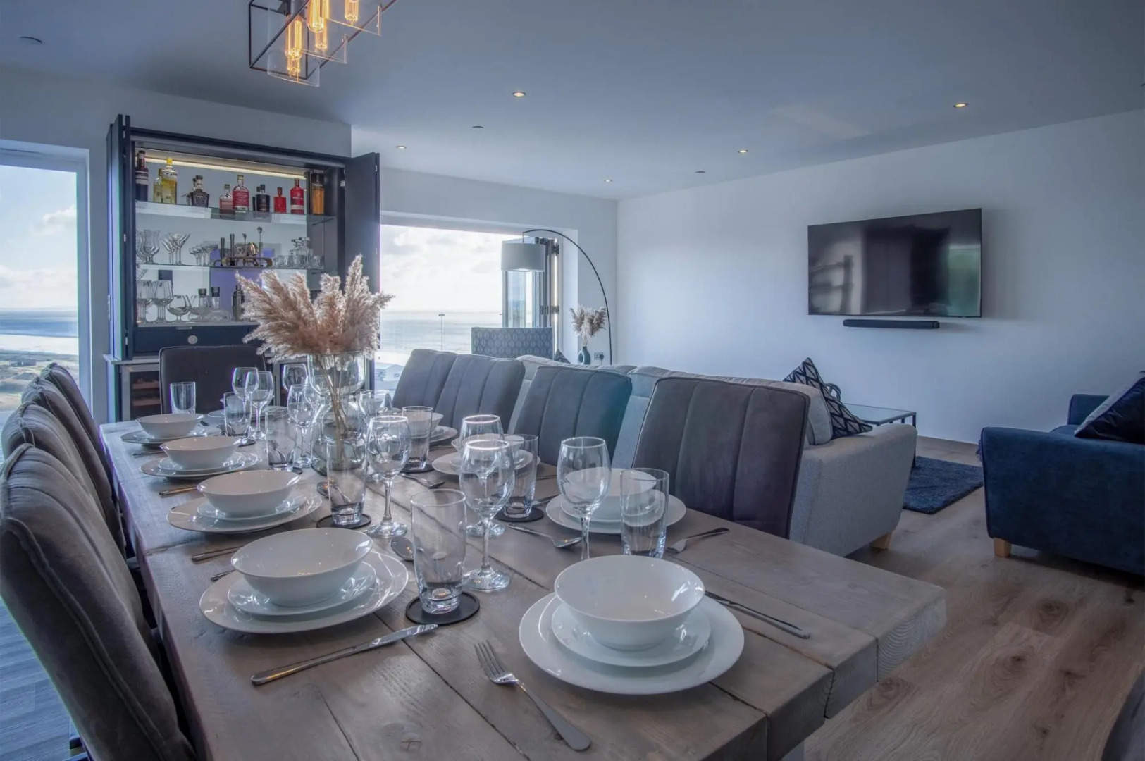 Sunrise - 5 Bedroom Luxurious Holiday Home - Pendine