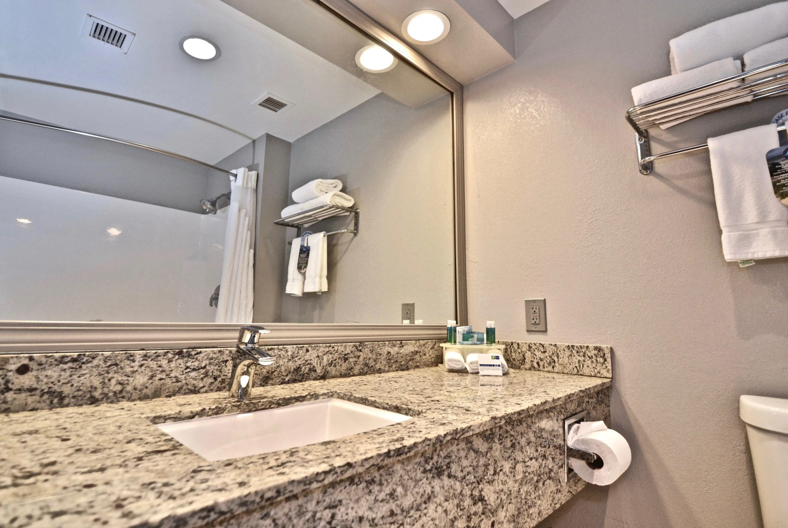 Holiday Inn Express Cleveland Downtown by IHG