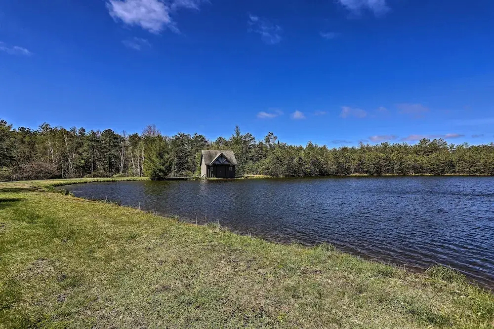 6 Mi to Kalahari: Pocono Pines Golf Course Home!